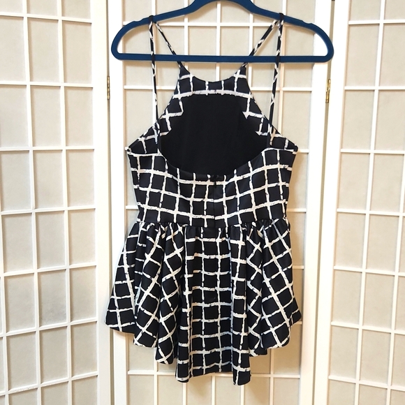 Black and White Checkard Peplum Backless Top - Picture 5 of 9